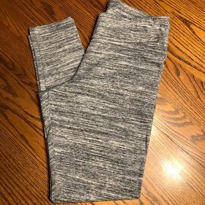 Time and Tru gray & white leggings